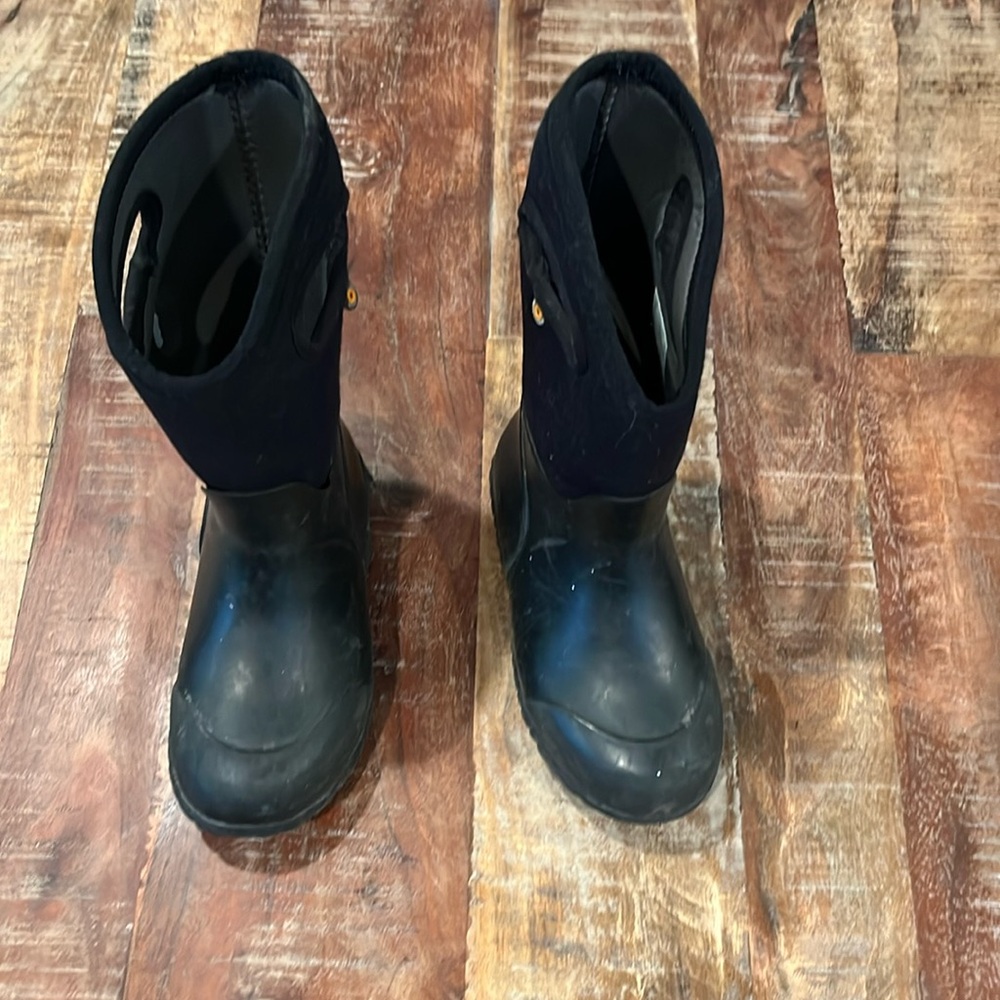 Black Bogs kids boots in size 13